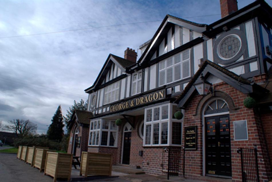 Estalagem George & Dragon 3*